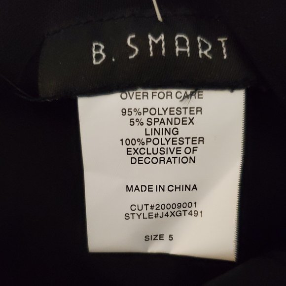 Black with Red Roses short Jumpier - Picture 3 of 12